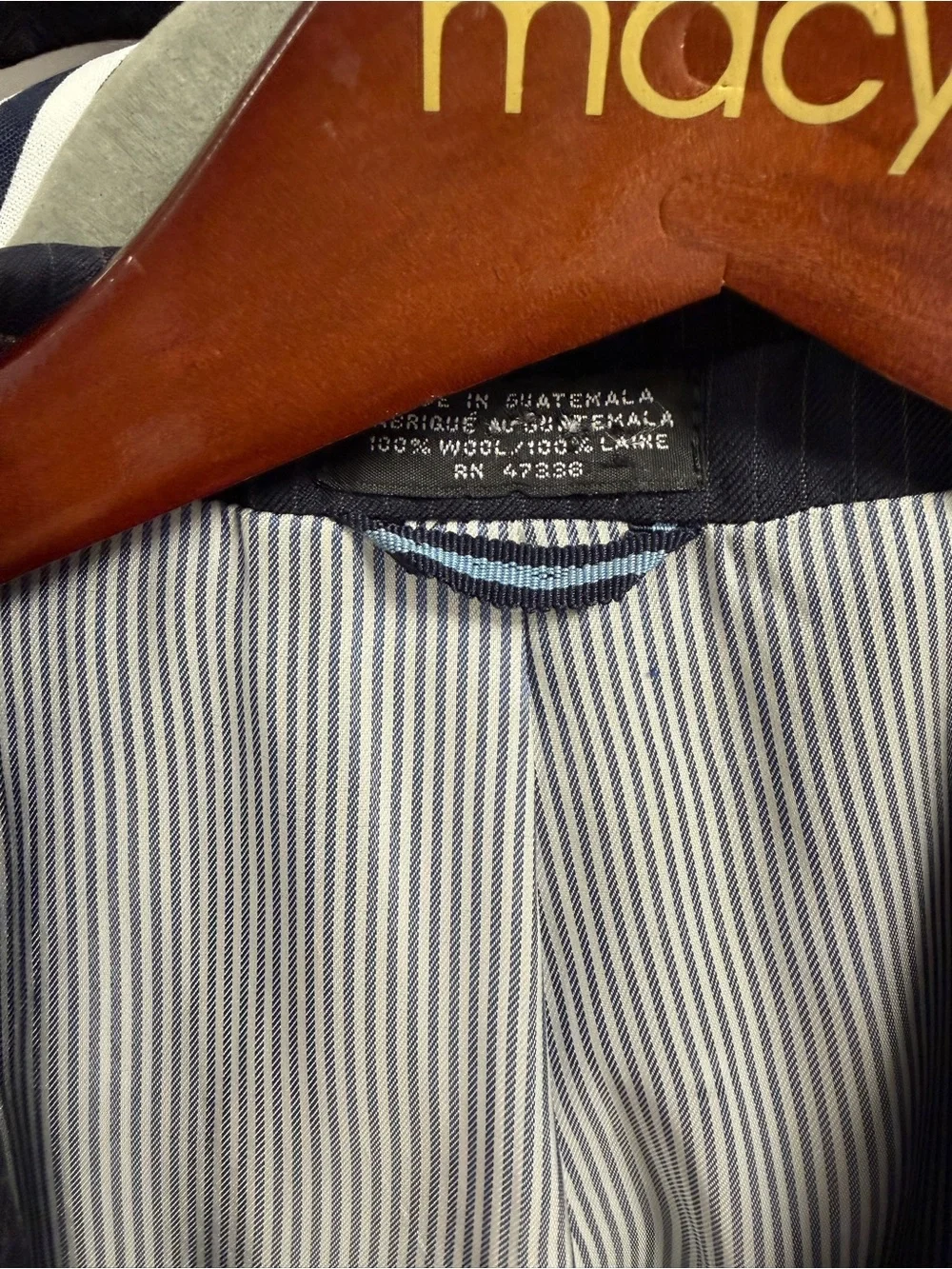 Tommy Hilfiger 100% Wool Navy Pinstripe Suit 42R 34x30 Men’s Two Piece